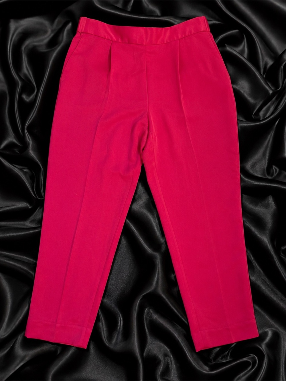 Banana Republic Fuchsia cropped satin pants
